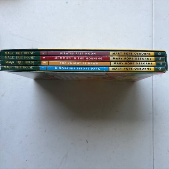 Magic Tree House Books 1-4 & Journal Dinosaurs Medieval Castle Pyramids & Pirate - Picture 2 of 6